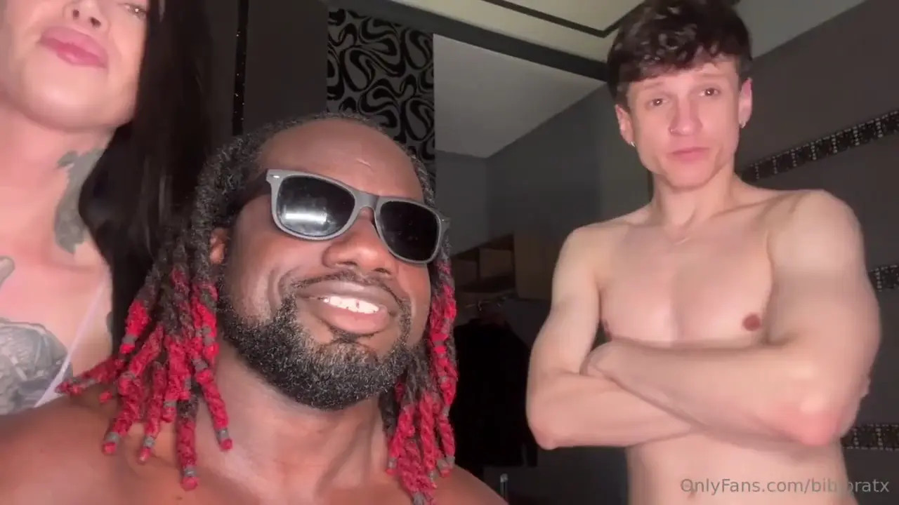 Watch Ts Bianca (bibibratx) top for the first time with Cristiano Shemale Porn Videos | TranSexBig.