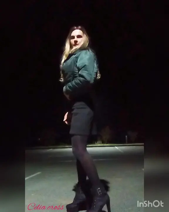 Watch Trans Chaude Petite Salope Trop Sexy celia cross Shemale Porn Videos | TranSexBig.