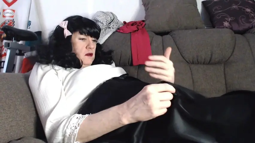 Watch Black satin skirt Shemale Porn Videos | TranSexBig.