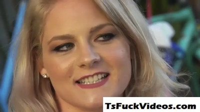 Thirsty tgirl takes a pounding and gets it on