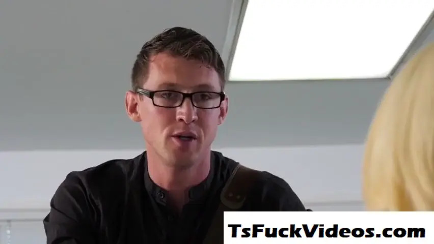 Watch Trans office assistant with ample assets Shemale Porn Videos | TranSexBig.