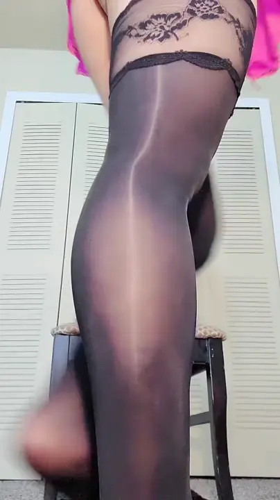 Watch Teen tranny Monaqueen Rough hard ride huge dildo Shemale Porn Videos | TranSexBig.