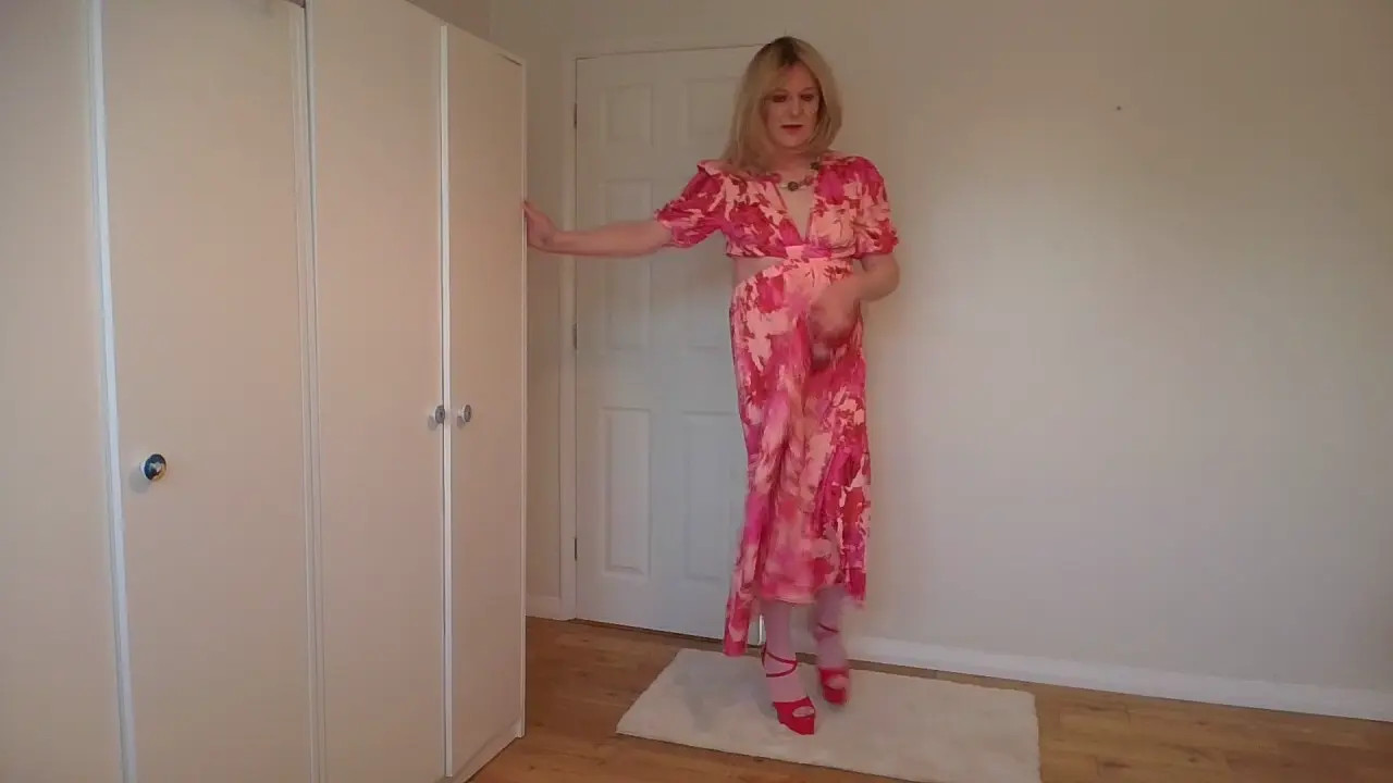 Watch Stripping out of a long red dress Shemale Porn Videos | TranSexBig.