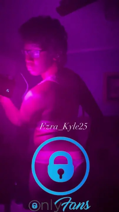 Watch Black Femboy Ezra_Kyle25 sensually dances in pink lingerie Shemale Porn Videos | TranSexBig.