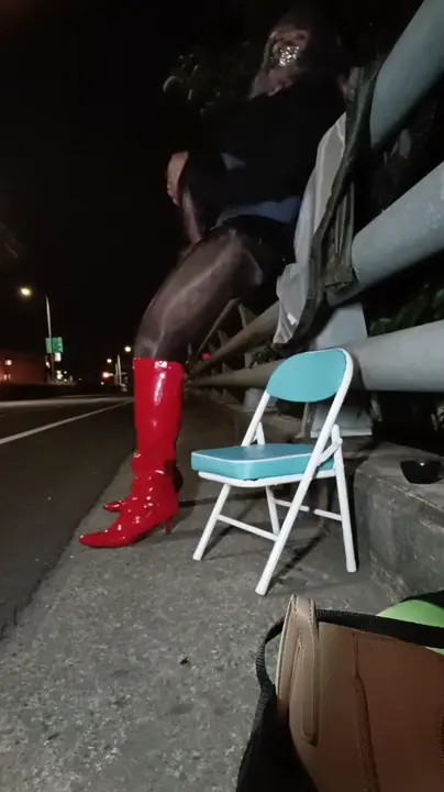 Watch Carry out the audience's instructions during live broadcast until ejaculation. 6.(@10:32) Shemale Porn Videos | TranSexBig.