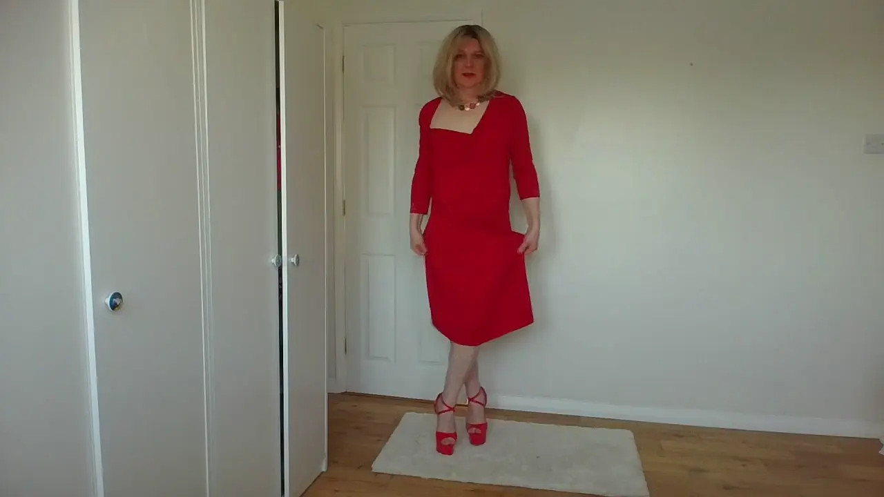 Watch Red dress, high heels and pink panties Shemale Porn Videos | TranSexBig.