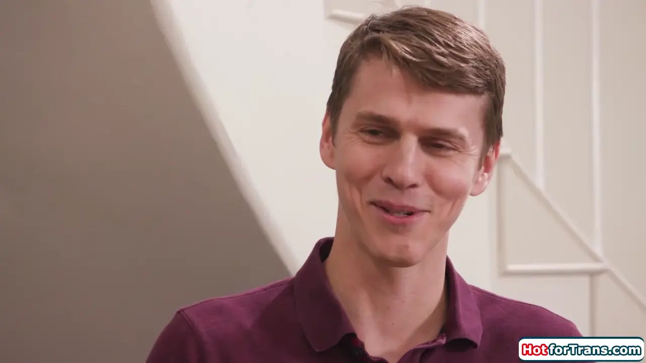 Watch What are you hiding underneath your raincoat Brittney Kade? Shemale Porn Videos | TranSexBig.