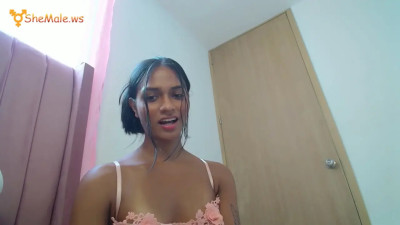 Fantastic shemale dripping cum after dildoing