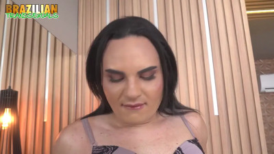 BRAZILIAN-TRANSSEXUALS - Big Cock Newbie Arriving