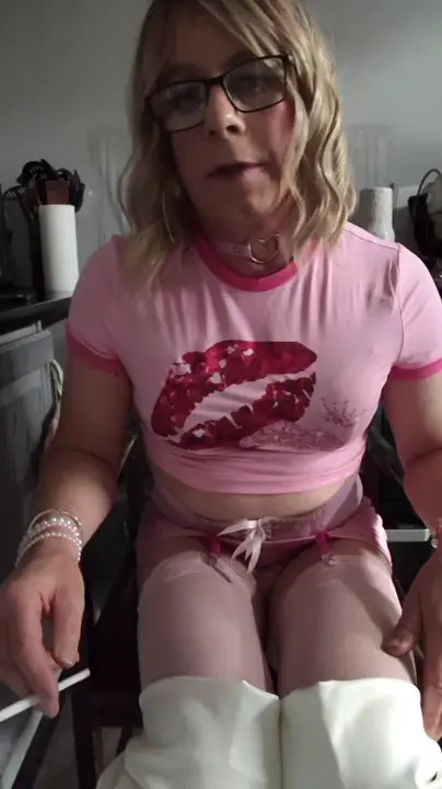 Watch Smoking crossdresser Shemale Porn Videos | TranSexBig.