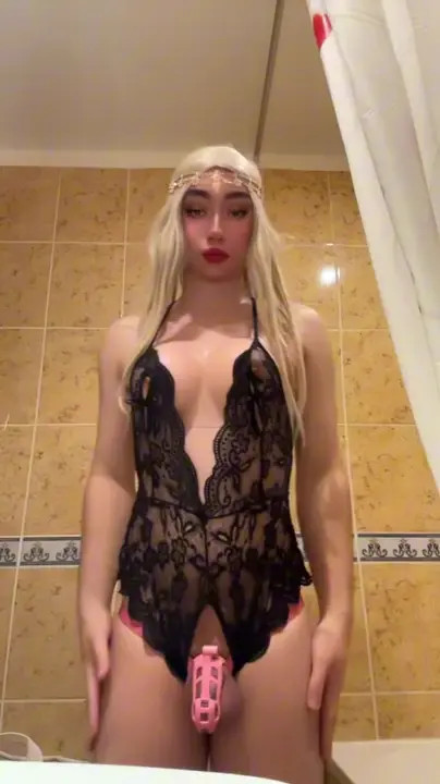 Watch Massaging my sissy clit and cumming like a good sissy Shemale Porn Videos | TranSexBig.