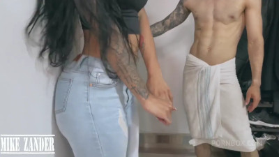 The sexy Kendra Romans fucking with her neighbor (Kendra Romans & Mike Zander)