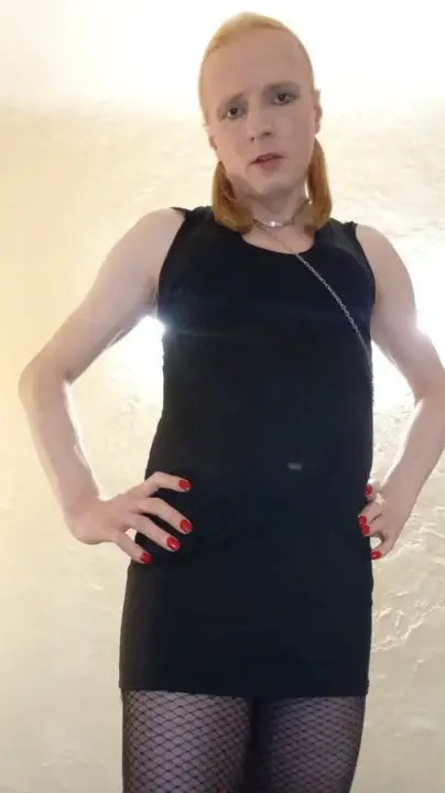 Watch Présentation Vidéo Trav Helga [French Version] Shemale Porn Videos | TranSexBig.