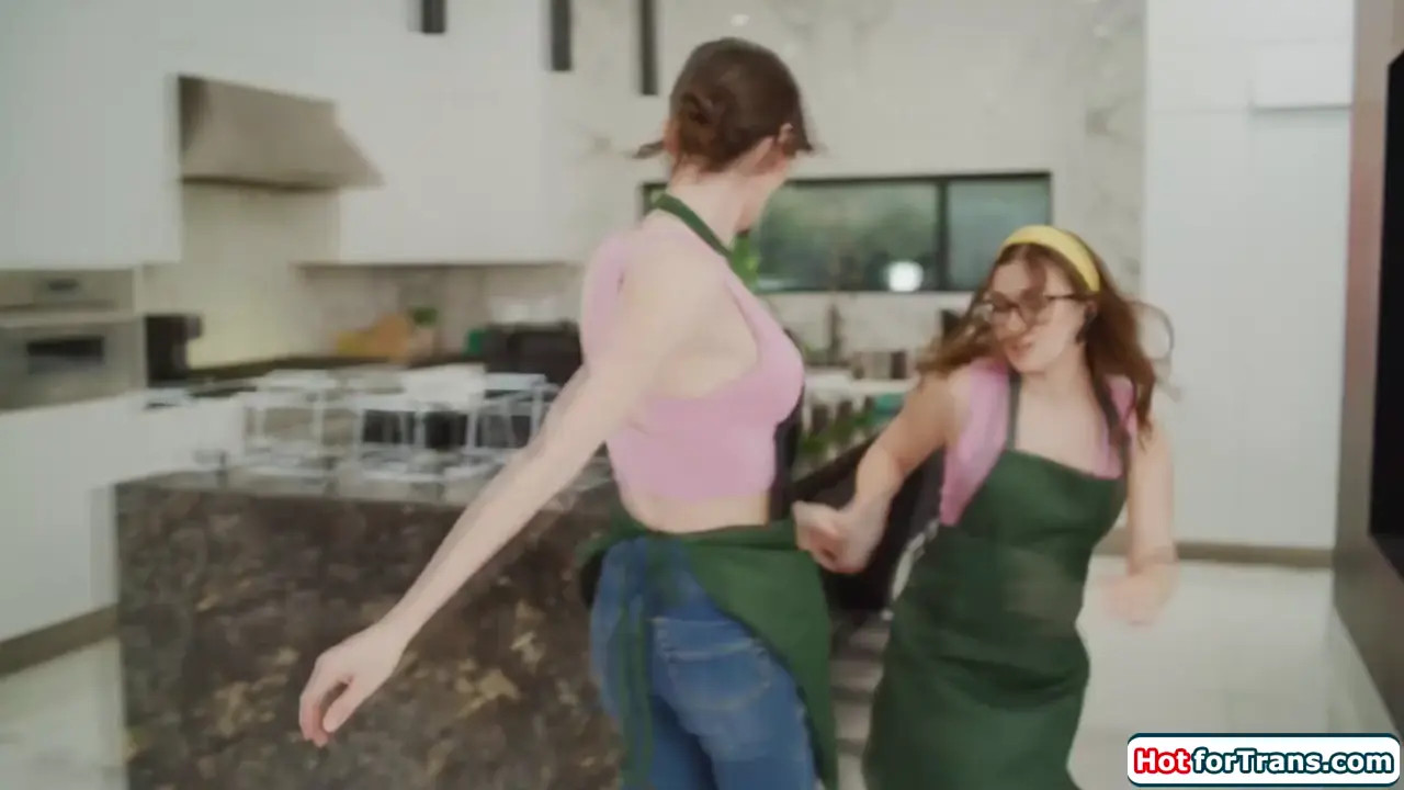 Watch Shemale Korra Del Rio barebacks facesitted tgirl Zariah Aura Shemale Porn Videos | TranSexBig.